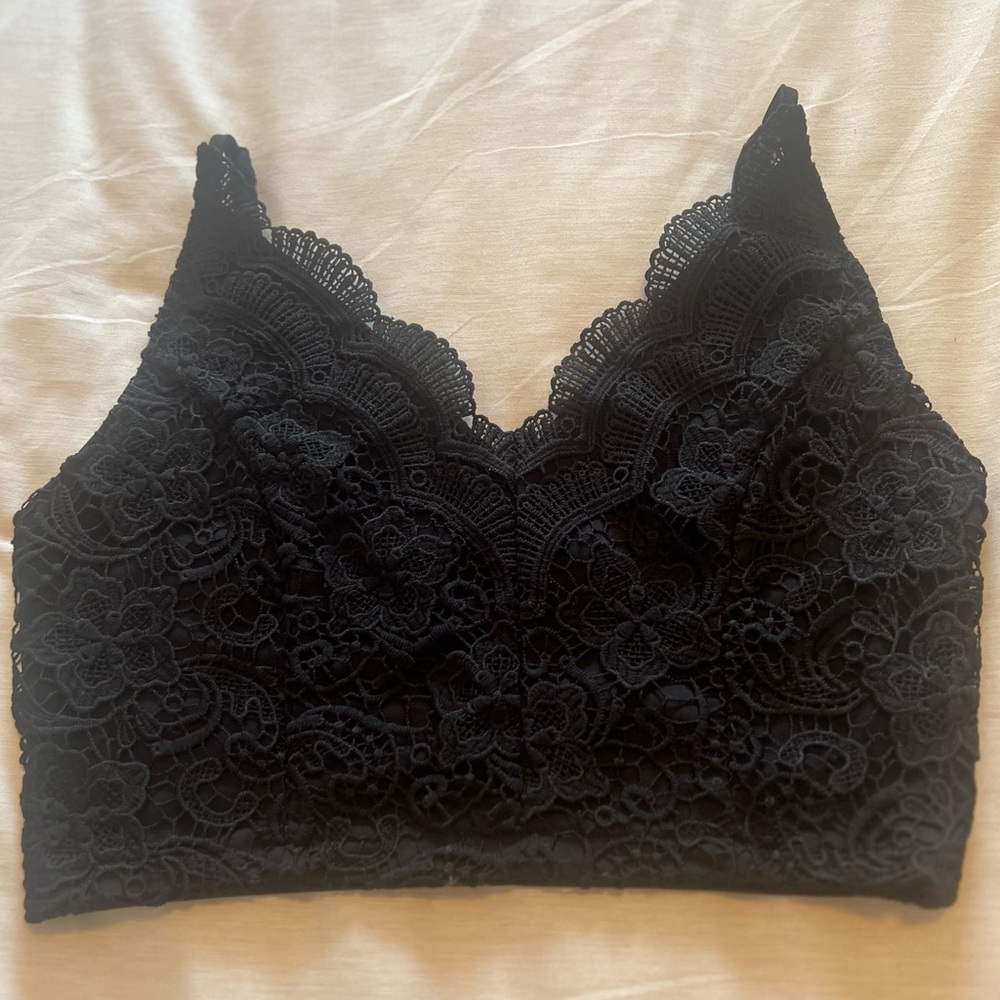 Laced cropped tank in Black 🖤 Size Small.